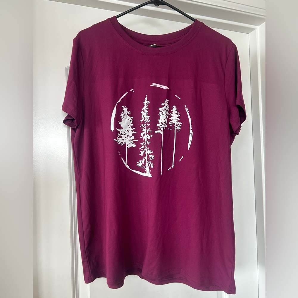 Women’s Tee- NWT